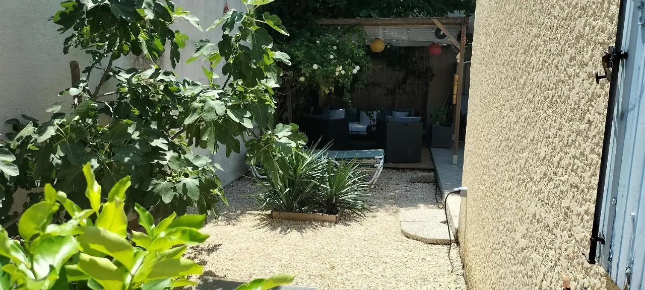 Apartman Studio Pour Location Vacances A La Semaine Avignon