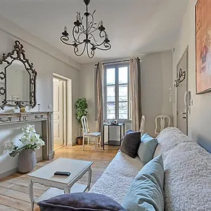  Apartamento Au Coeur Des Papes, Dans Batisse De Charme & En Coeur De